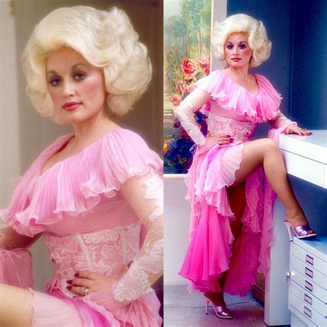 25 of the most daring outfits Dolly Parton has ever。